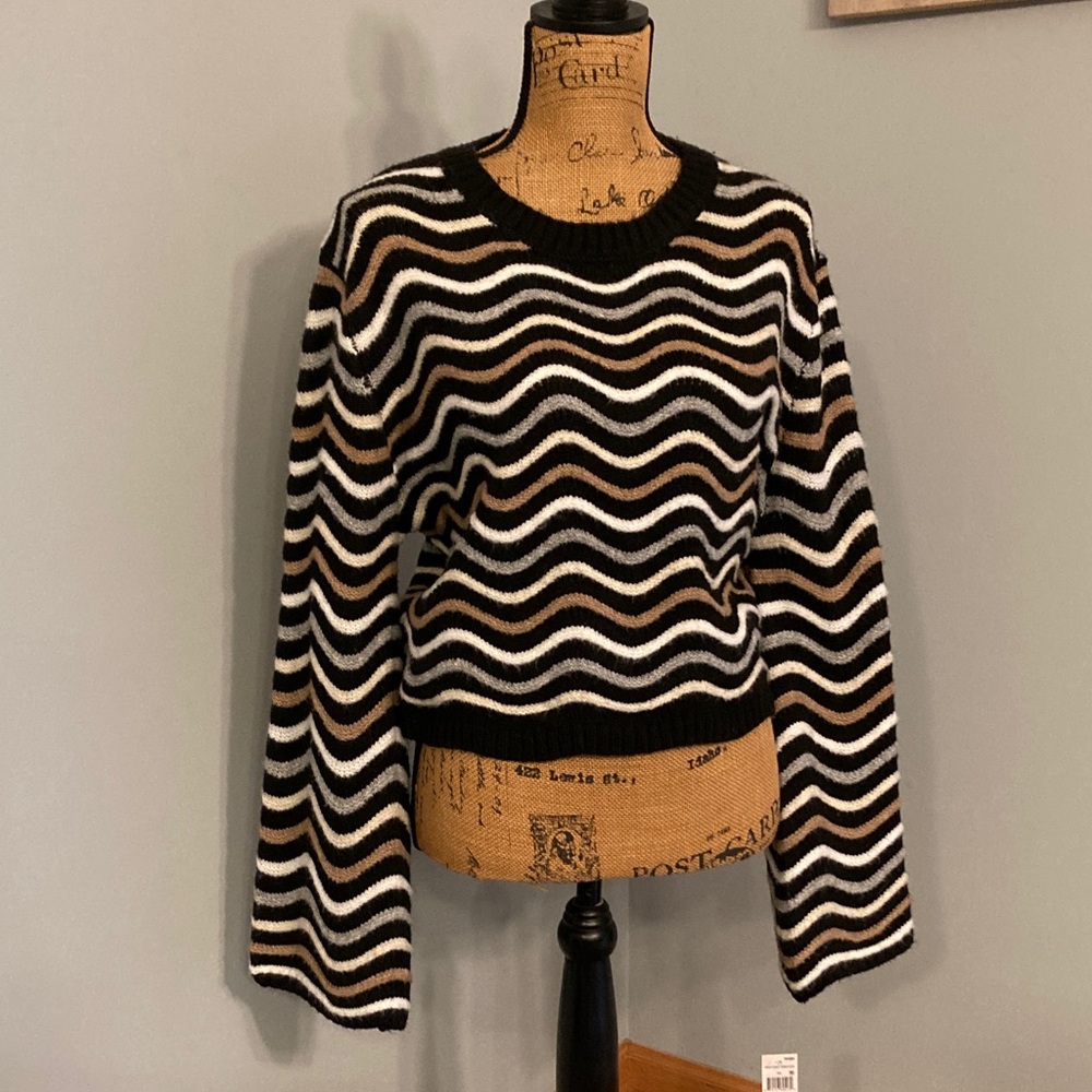 Love Knits nyc Wavy Striped Cropped Sweater Women's XL Long Sleeve Crew Neck NWT